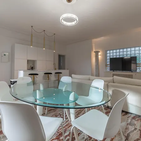 New - Elegant, Modern With Terrace Řím